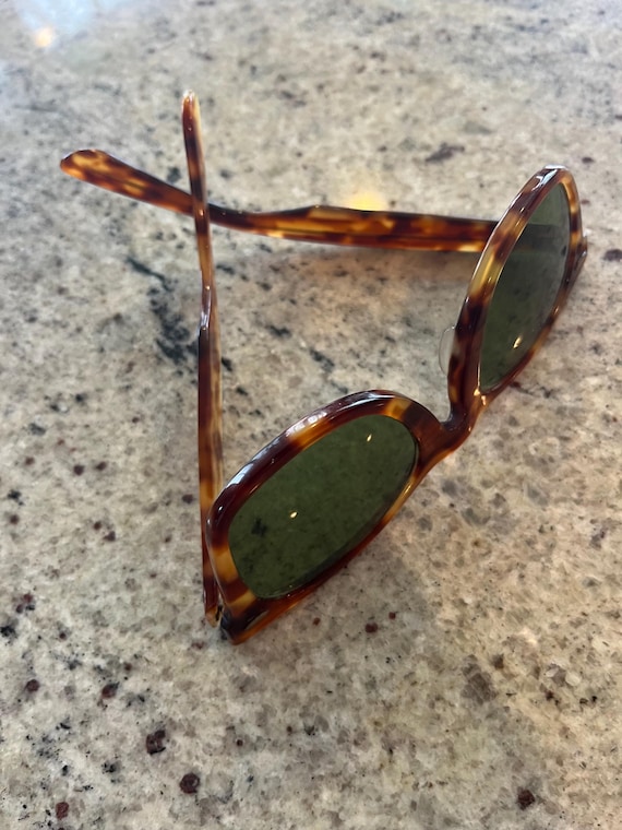 Vintage B&L Ray Ban USA Wayfarer 5022 Tortoise Multicolor