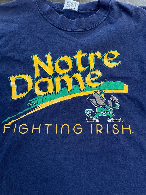 超希少　全刺繍　ビンテージ　ファイティングアイリッシュ　ノートルダム　NCAA ヴィンテージ ノートルダム ファイティング アイリッシュ Tシャツ、L