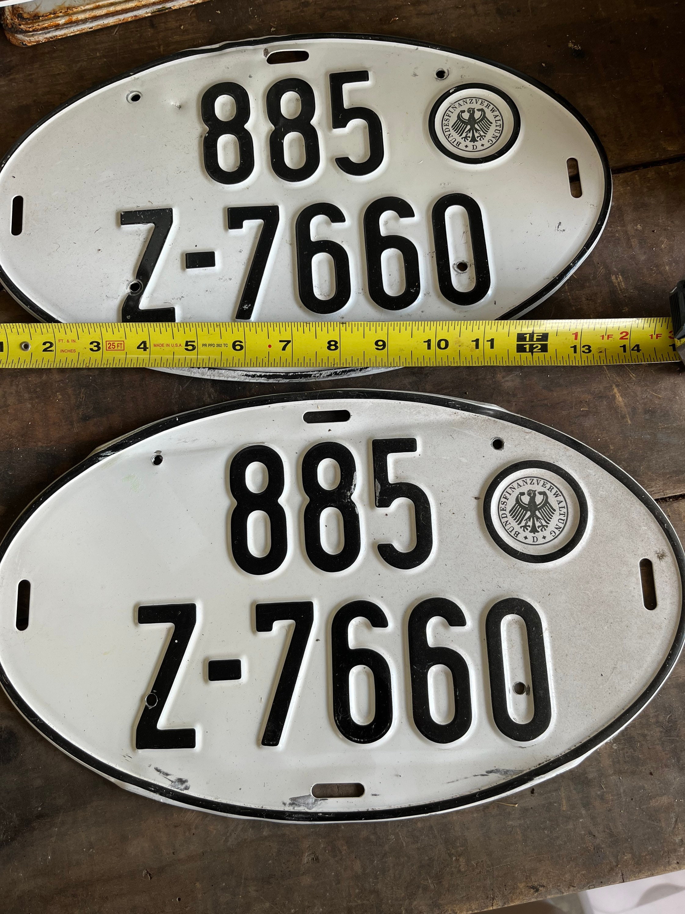 Vintage Pair German Oval License Plates Matching Pair of 885 Z