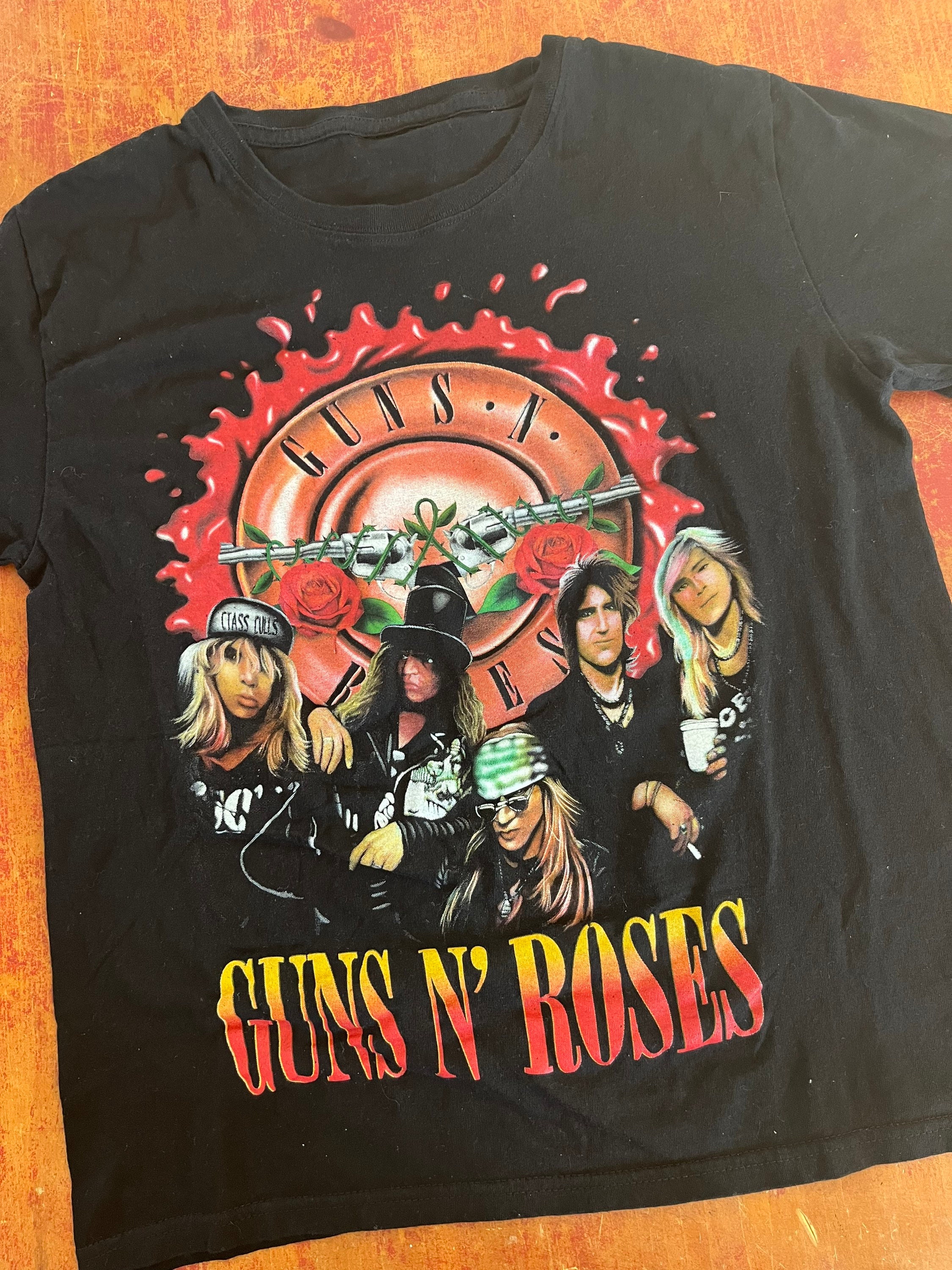 Guns N Roses T Shirt Size Adult Small Awesome Graphic of Band
