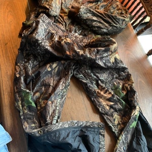 Cabelas Camouflage Hunting Set Jacket Pants Thinsulate Vest Mask Hat Size Medium