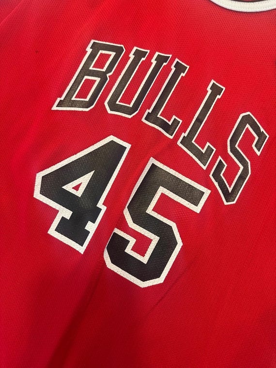 Vintage Michael Jordan Chicago Bulls #32 Champion Jersey Size