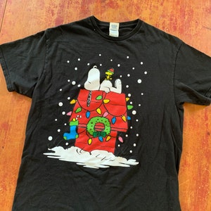 Snoopy & Woodstock Christmas T Shirt Size Large Peanuts Fun Xmas