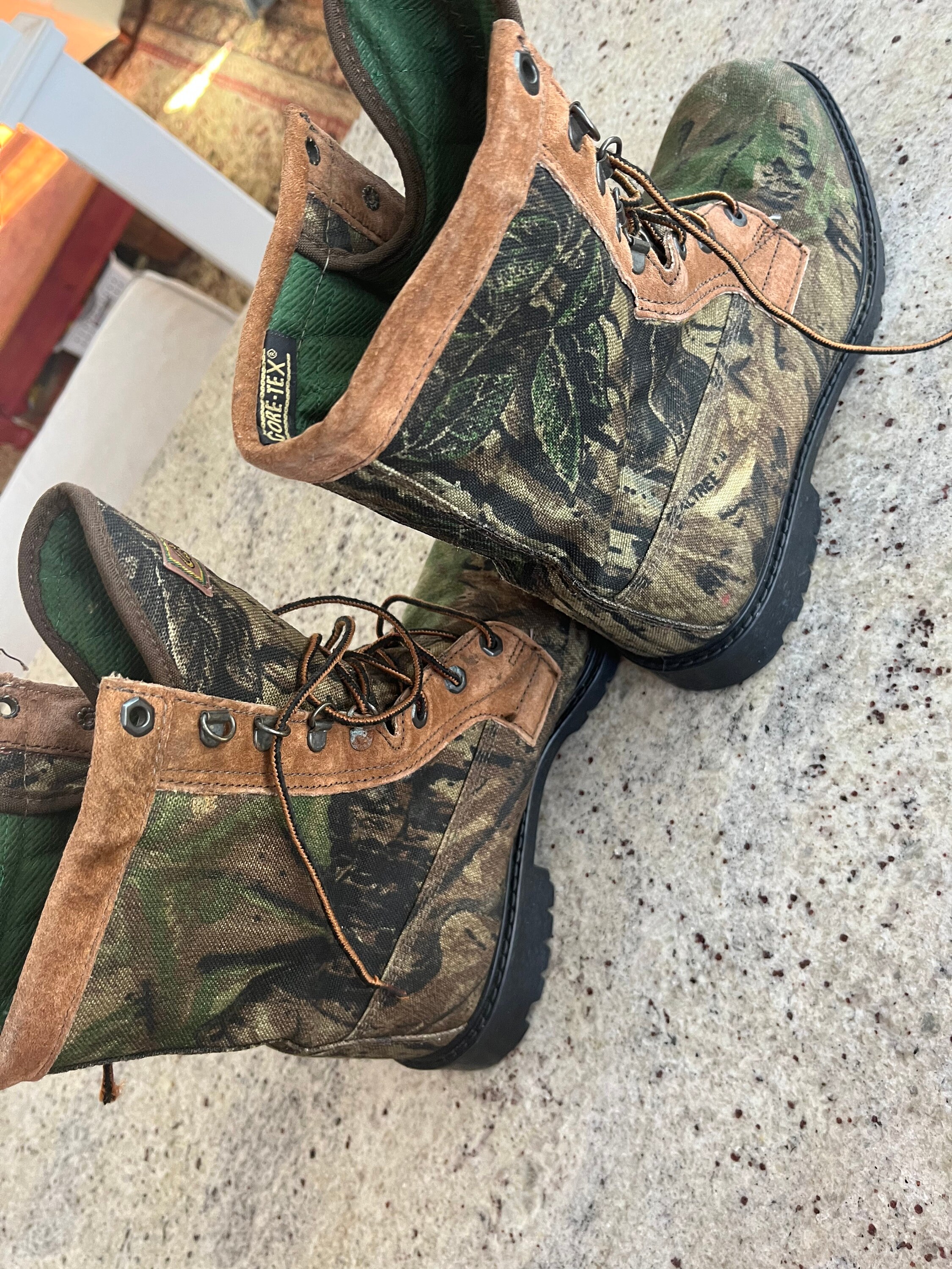 Vintage Cabelas Realtree Camo Hunting Boots Gore-tex Brown 