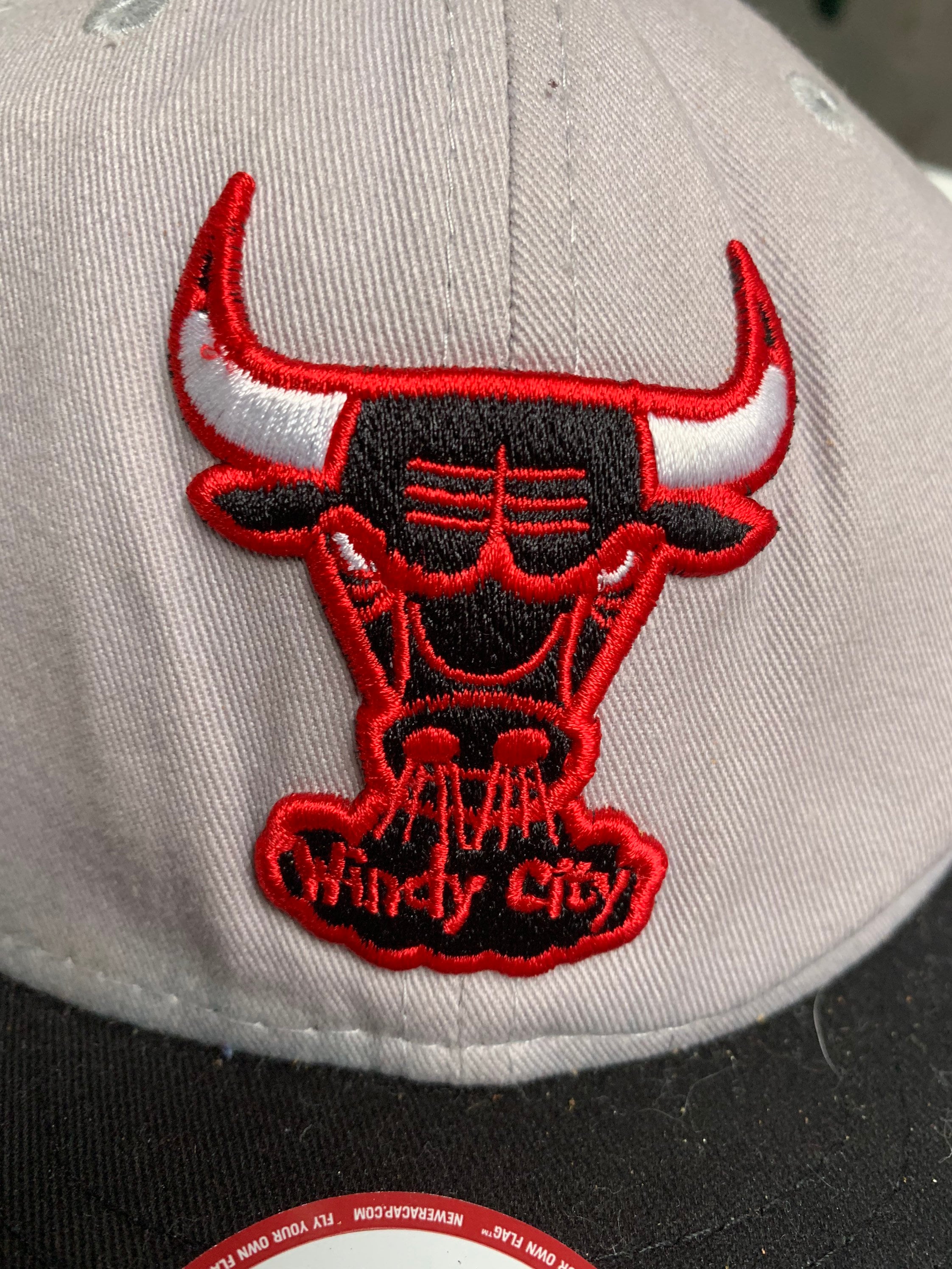 Mitchell & Ness, Accessories, Mitchell Ness Windy City Chicago Bulls  Fitted Flat Bill 7 34 Hat