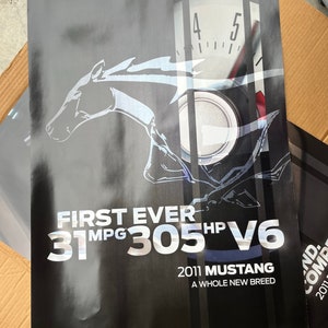 2011 Ford Mustang poster 36 X 23 dubbelzijdig geschikt om in te lijsten