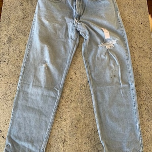 VTG Vintage LEVIS 550 Relaxed Fit Distressed Destroyed Grunge Jeans 38 X 32 Holes