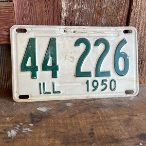 Vintage Illinois 1950 License Plate Old Garage Tag Den Decor Pub Man Cave Green on White 44 226