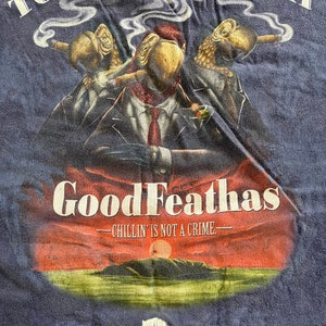 Vintage Tommy Bahama Good Feathas Chillin no es un crimen camiseta tamaño grande impresionante gráfico cigarro Martini doble cara