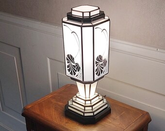 Large Art Deco Lamp - Art Nouveau Tiffany Stained Glass "1901"