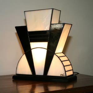 Lampe Art Déco Vitrail Tiffany 1926 Noir et Blanc TM image 1