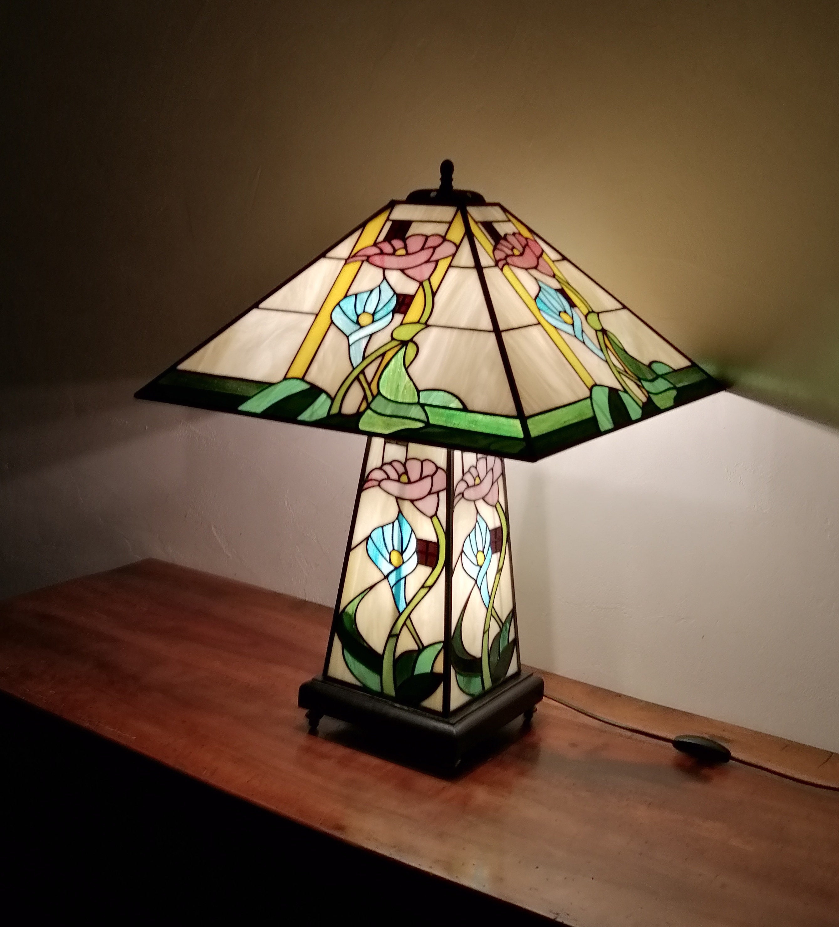 Art Deco Stained Glass Lamp | lupon.gov.ph