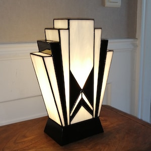 Art Deco Tiffany Stained Glass Lamp 1925 B.N. image 2