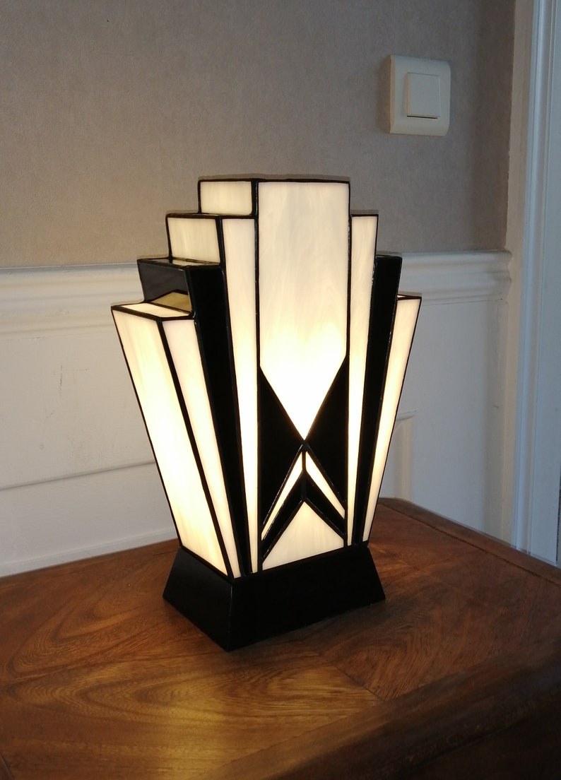 Art Deco Tiffany Stained Glass Lamp 1925 B.N. image 2