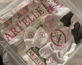 Personalized Baby Box|Custom Gifts| Baby Shower! Welcome Gifts| Baby Girl or Baby Boy| Custom Onesies