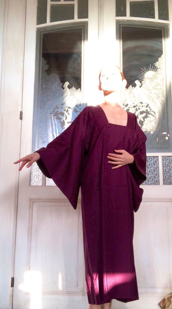 Gorgeous Kimono rain coat in shiny purple / Kimono