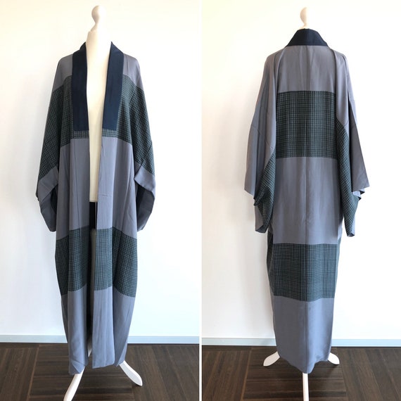 Vintage silk mens "Nagajuban" kimono robe in gray-