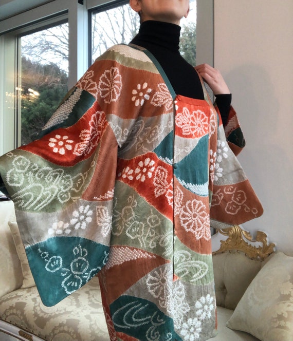 Stunning colourful kimono coat "Michiyuki" in high