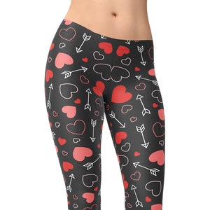 Valentine Heart Arrow Print Leggings – Red Pink High Waisted Activewear