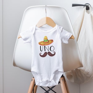 Uno Onesie®, Fiesta erster Geburtstag Outfit, erster Geburtstag Onesie®, Uno Geburtstags-Outfit, 1. Geburtstag Shirt, Turning One Outfit