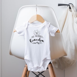 Grandpa Onesie®, Funny Baby Onesie®, Grandpa Baby Shirt, Grandpa Announcement, Grandpa Loves Me, Cute Baby Clothes, Baby Shower Gift