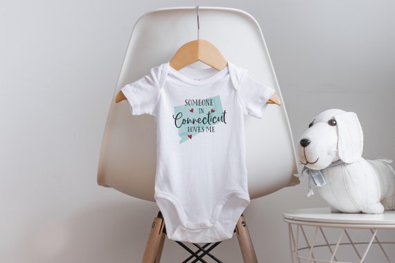 Someone in Connecticut Loves Me Onesie®, Connecticut Onesie®, Long Distance Baby Shower, State Baby Gift, Baby Shower Gift, I am Loved