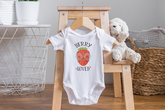 Strawberry Onesie®, Baby Shower Gift, Strawberry Outfit, Gifts for Baby Girl,  Baby Girl Clothes, Farm Baby Clothes, Cute Baby Onesies®