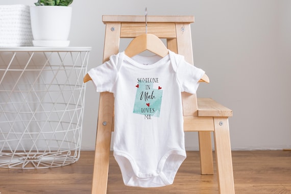 Someone in Utah Loves Me Onesie®, Utah Onesie®,  Long Distance Baby Shower, State Baby Gift, Baby Shower Gift, I am Loved