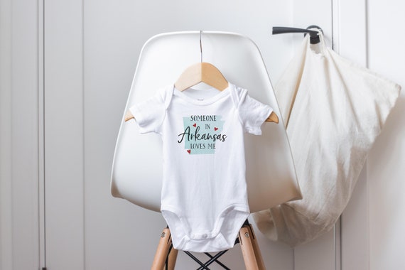 Someone In Arkansas Loves Me Onesie®, State Onesies®, Arkansas Onesie®, Love Baby Onesie®, Baby Shower Gift, Long Distance Gift, Miss You