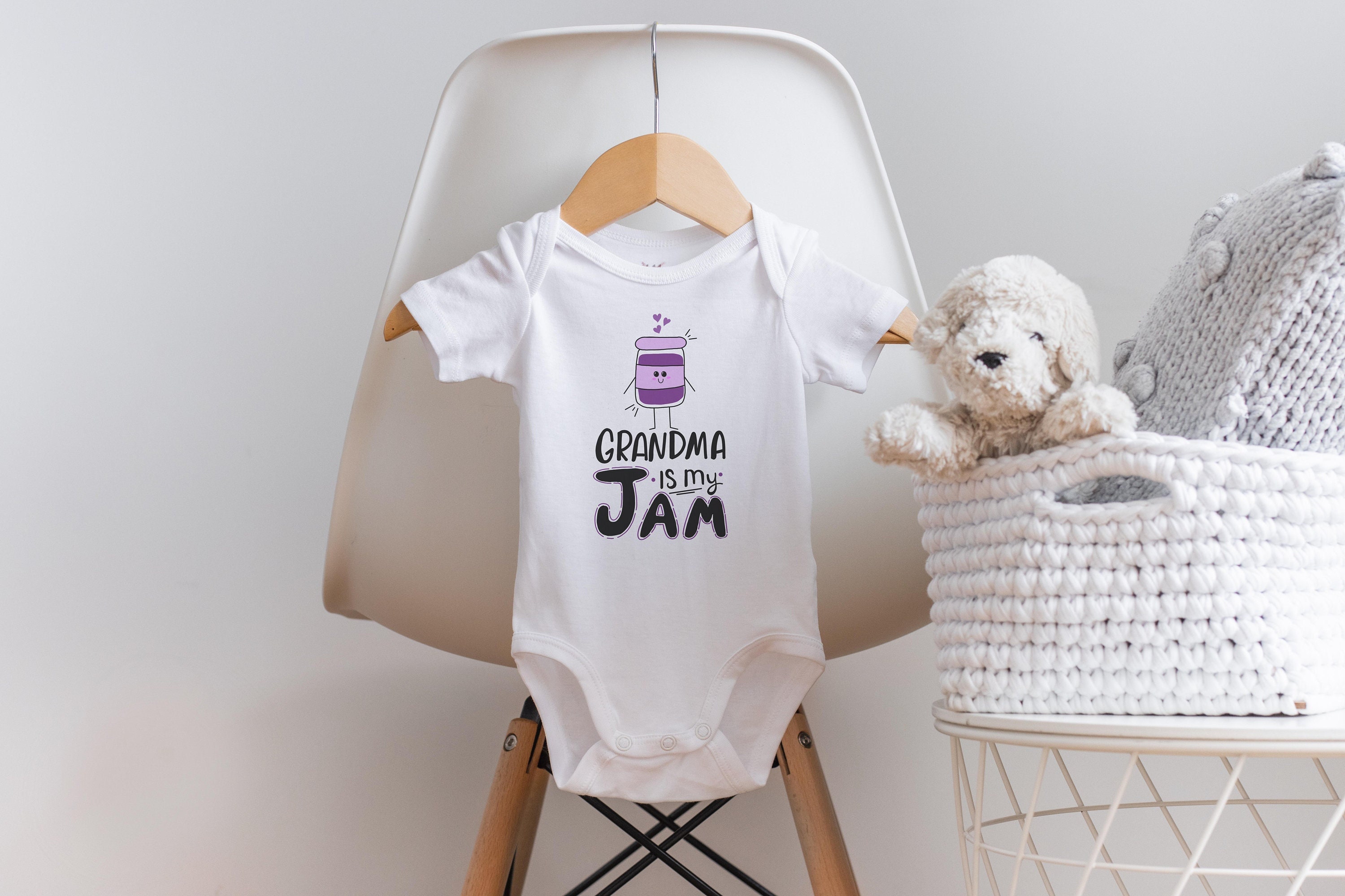 Grandma Onesie Grandma Loves Me Baby Shower Gift Pregnancy Reveal I Love Grandma Onesie Grandma to Be Gift Grandma Baby Onesie