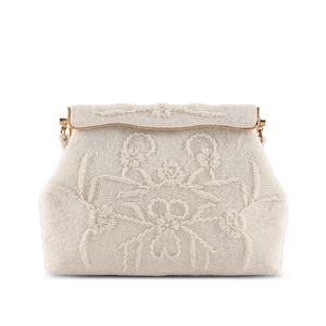 Monedero vintage con cuentas blancas
