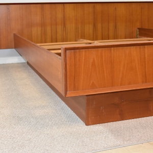 Falster Floating Teak Queen Size Bed