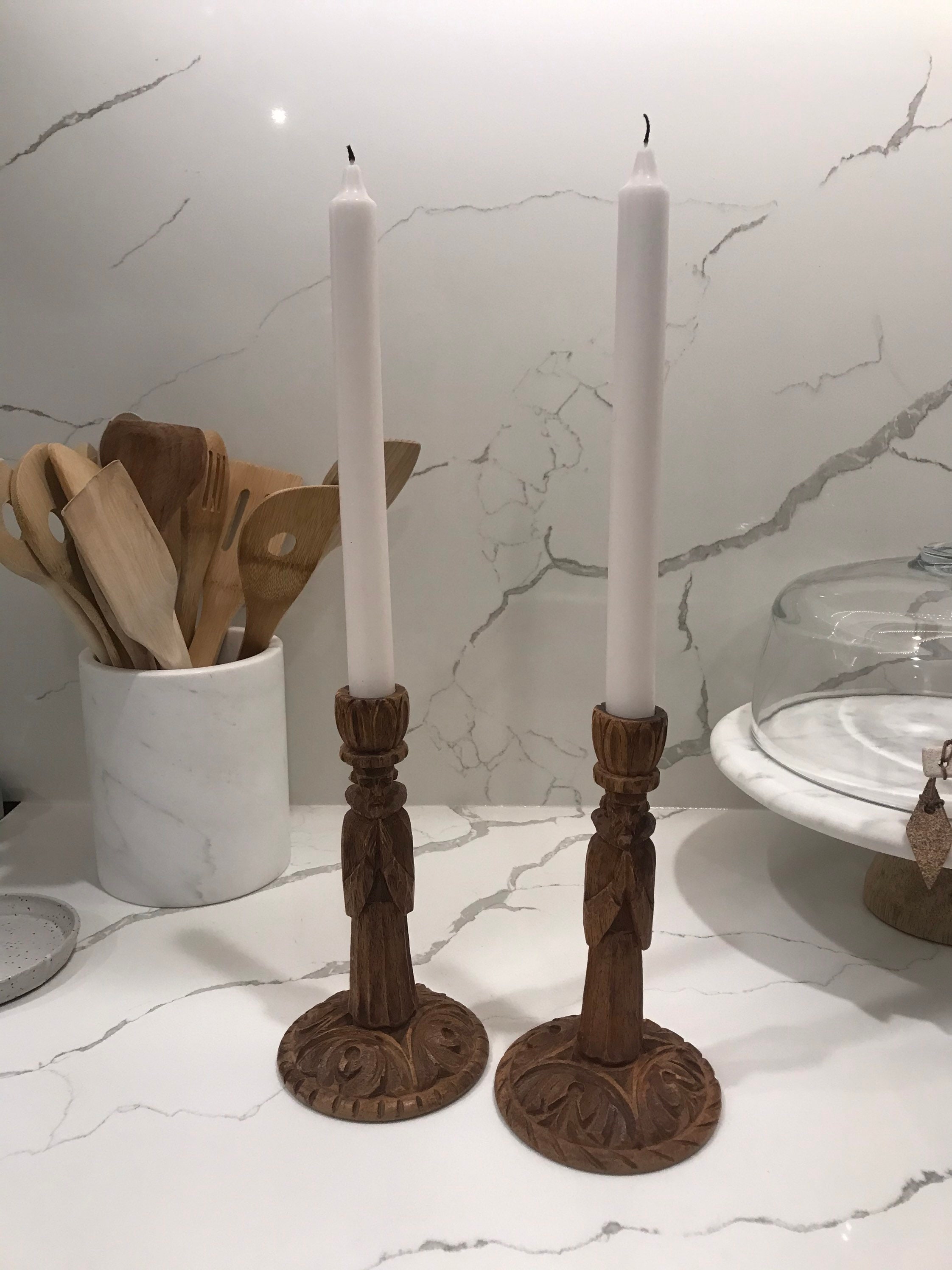 Vintage a mano candelabros de madera / Hombre de oración | Etsy