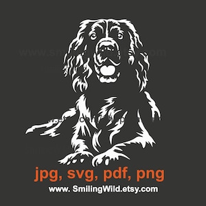 Puede incluir: Silueta en blanco y negro de un cocker spaniel sentado con la cabeza inclinada hacia arriba y la boca abierta. El perro está mirando al espectador. La imagen está sobre un fondo gris oscuro.