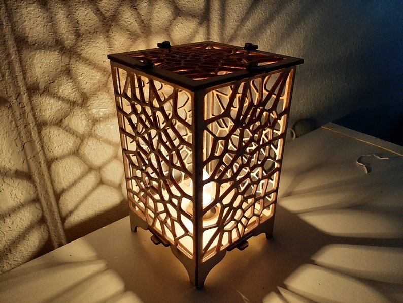 Voronoi Wood Table Lamp image 3