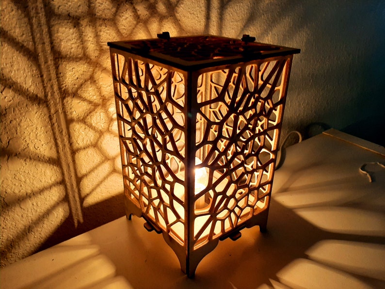 Voronoi Wood Table Lamp image 1