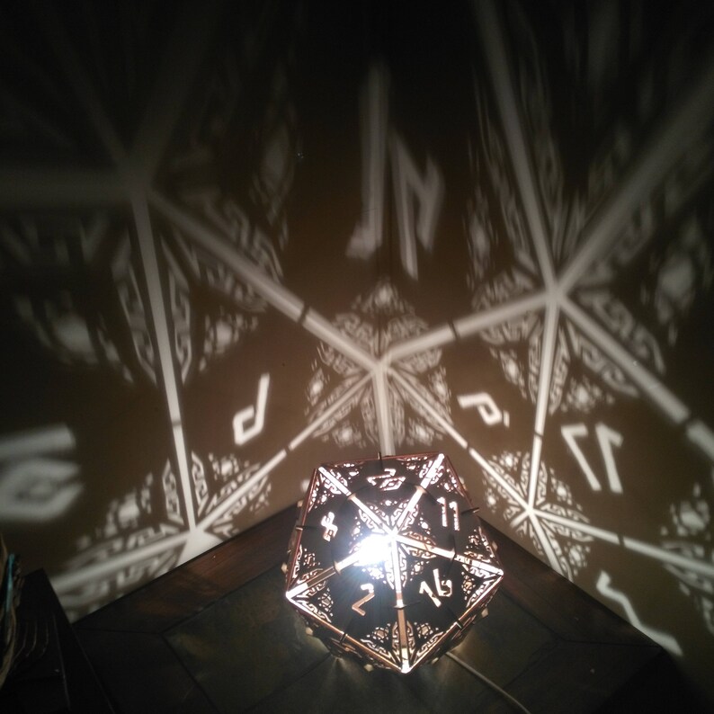D20 Dungeons and Dragons Desk Lamp Geometric Lighting Wood Etsy