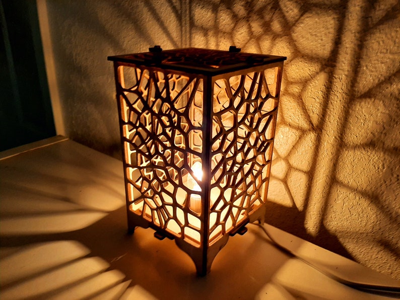Voronoi Wood Table Lamp image 4