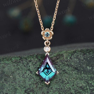 Vintage kite cut Alexandrite necklace solid 14k yellow gold three stone floral bezel diamond pendant women dainty anniversary gift mother