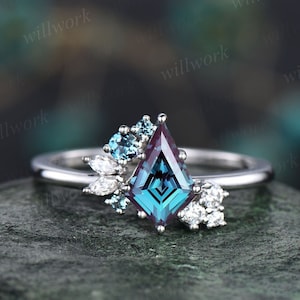 Kite cut alexandrite ring vintage alexandrite engagement ring white gold unique cluster alexandrite engagement ring diamond ring women gifts