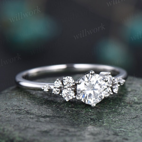 Anello di moissanite rotondo, anello di fidanzamento vintage con moissanite, anello di fidanzamento in oro bianco unico con 6 punte a forma di cumulo di neve, anello di nozze con diamanti per donna