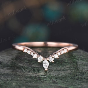 Vintage Curved V shaped diamond wedding band 14k 18k rose gold art deco unique moissanite wedding ring band dainty anniversary ring women