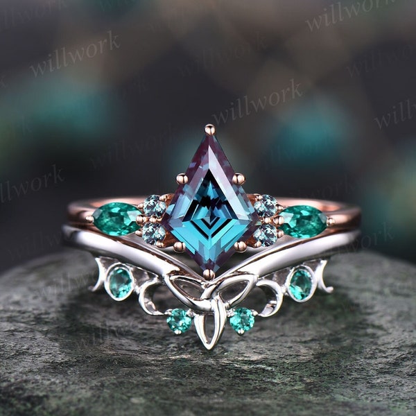 Unique wedding ring set vintage Alexandrite engagement ring set kite cut ring art deco antique dainty emerald ring 14k gold silver for women