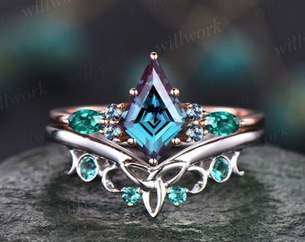Unique wedding ring set vintage Alexandrite engagement ring set kite cut ring art deco antique dainty emerald ring 14k gold silver for women
