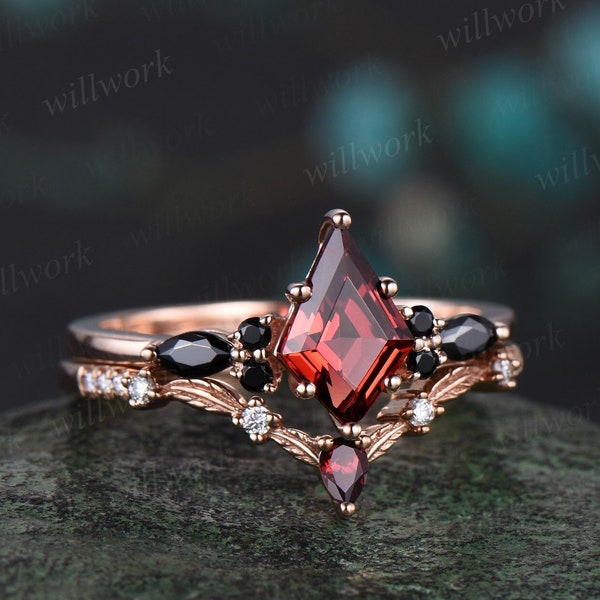 Kite cut red garnet engagement ring rose gold black spinel leaf wedding band moissanite bridal set January birthstone ring anniversary gift