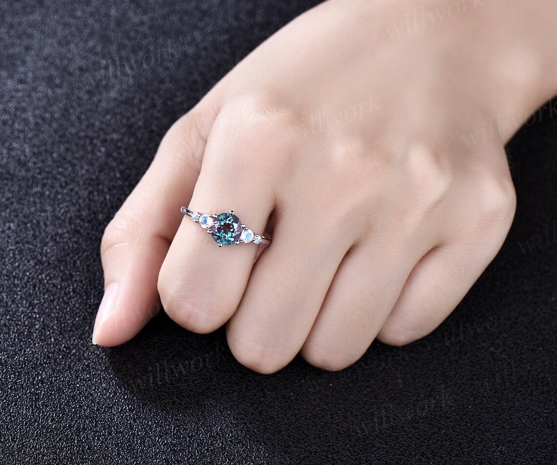 Small Alexandrite Rings Alexandrite Ring Minimalist Vintage Round Alexandrite Engagement Ring ...