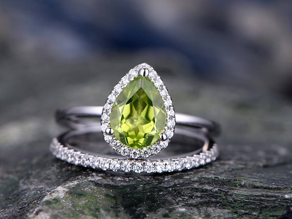 一流の品質 Green Peridot Engagement Ring-solid 14k White Gold-handmade ホワイトゴールド