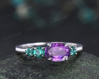 Anello di fidanzamento ovale con ametista e smeraldo in oro bianco 14 carati, anello nuziale unico da est a ovest, anello delicato con quattro pietre in argento