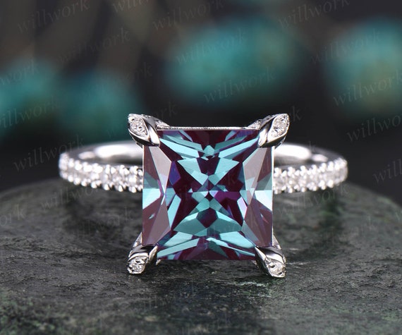 Princess cut alexandrite ring deals