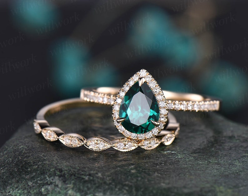 Green emerald engagement ring set rose gold emerald ring vintage diamond halo ring May birthstone ring 2pcs wedding ring set promise ring image 6